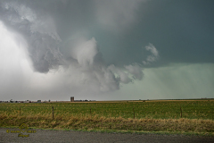 Dramatic dark storm clouds and severe thunderstorm structure gathering over the plains near Watonga, Oklahoma, during the severe weather outbreak of April 1, 2026. Extreme weather photography by storm chaser Mauro Greco