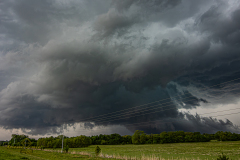 An incredibly low base supercell and ominous shelf cloud leads a massive severe thunderstorm across the rural landscapes of Southern Oklahoma (near Wynnewood, Sulphur, and Tishomingo) on April 24, 2026. This dramatic storm structure brought intense weather conditions to the region. Extreme weather photography and storm chasing by Mauro Greco.