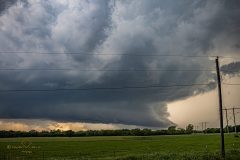 An incredibly low base supercell and ominous shelf cloud leads a massive severe thunderstorm across the rural landscapes of Southern Oklahoma (near Wynnewood, Sulphur, and Tishomingo) on April 24, 2026. This dramatic storm structure brought intense weather conditions to the region. Extreme weather photography and storm chasing by Mauro Greco.
